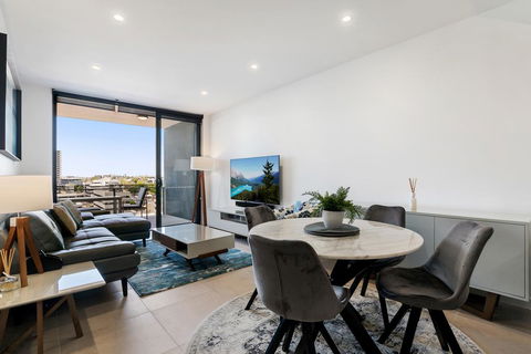 Luxury Living With Panoramic Views - Surfers Gold Coast 0