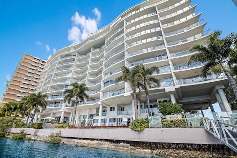 Luxury Waterfront Maroochydore Free Wine Netflix Parking - Surfers Gold Coast 2