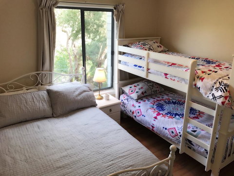 Magic Beach Cottage - Surfers Gold Coast 2