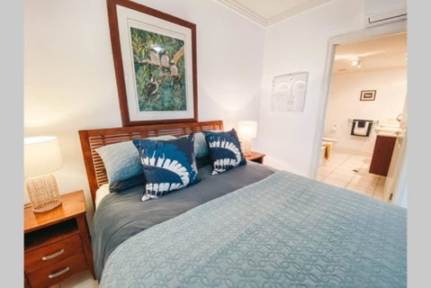 Magnificent Location With Amazing Views - Surfers Gold Coast 2