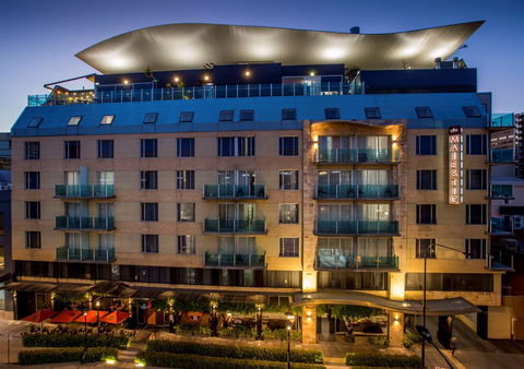 Majestic Roof Garden Hotel - Surfers Gold Coast 2