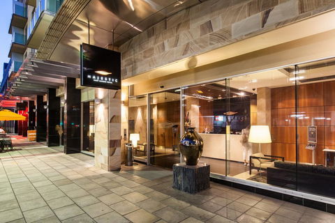 Majestic Roof Garden Hotel - Surfers Gold Coast 3