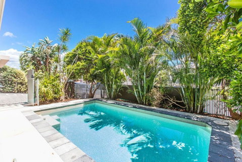 Malibu Beach House @ Corporate Boardies - Surfers Gold Coast 1