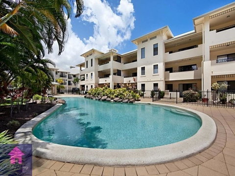 Marina View Apartment - Walk To The Strand - Surfers Gold Coast 1