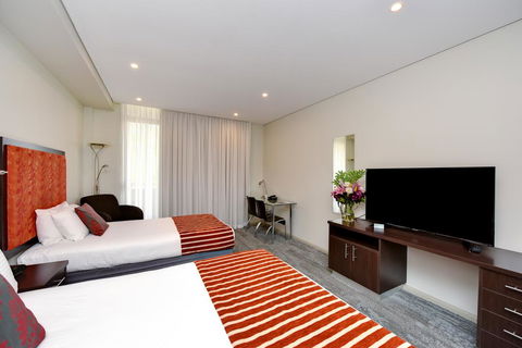 Mercure Centro Port Macquarie - Surfers Gold Coast 1