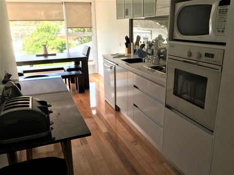 Meriam Bed And Breakfast - Surfers Gold Coast 1