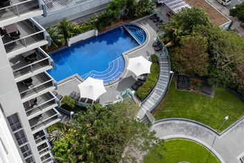 Meriton Suites Broadbeach with Surfers Gold Coast