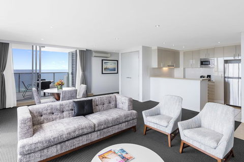 Meriton Suites Broadbeach - Surfers Gold Coast 3