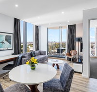 Meriton Suites Mascot Central - Surfers Gold Coast