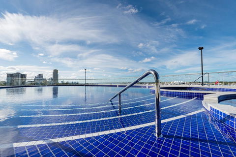 Meriton Suites Southport - Surfers Gold Coast 2