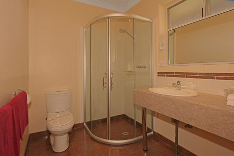 Milton Village Motel - Surfers Gold Coast 3