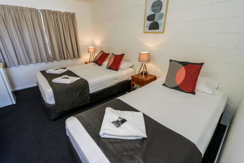 Miriam Vale Motel - Surfers Gold Coast 0
