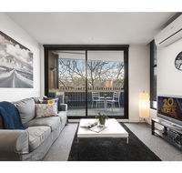 Modern 2 bed apartment in trendy Collingwood