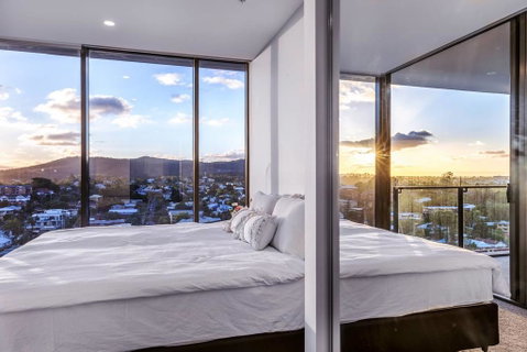 Modern, Carefree Living Style APT In Toowong&View - Surfers Gold Coast 1