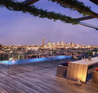Modern carefree living style APT in ToowongView - Surfers Gold Coast