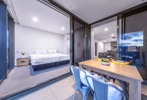 Modern, Carefree Living Style APT In Toowong&View - Surfers Gold Coast 2