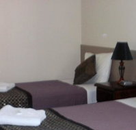 Molika Springs Motel - Surfers Gold Coast