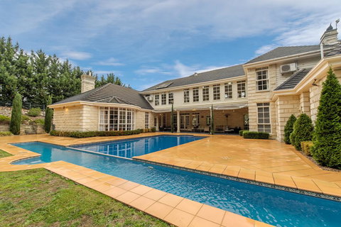 Montfort Manor - Surfers Gold Coast 1