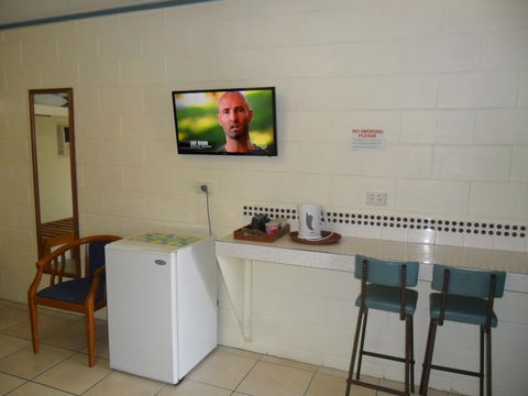 Nanango Antler Motel - Surfers Gold Coast 3