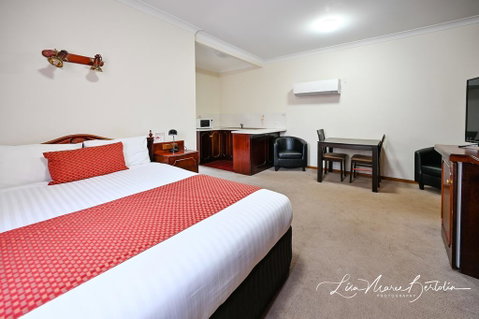 Narrandera Club Motor Inn - Surfers Gold Coast 3