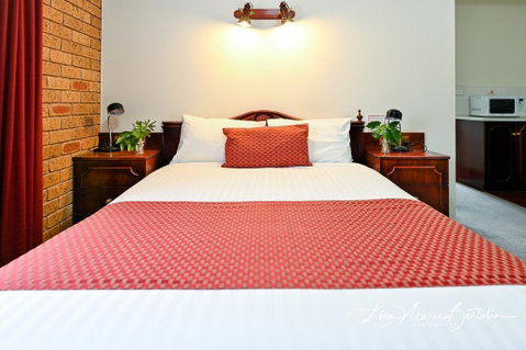 Narrandera Club Motor Inn - Surfers Gold Coast 2