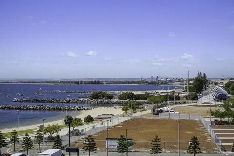 Luxury Suite Bunbury - Surfers Gold Coast 22