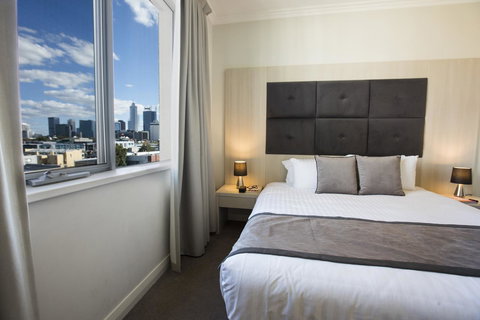 Zappeion Apartments - Surfers Gold Coast 18