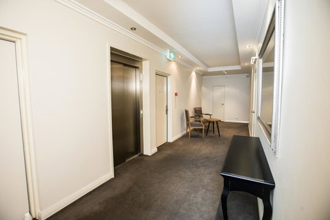 Zappeion Apartments - Surfers Gold Coast 5