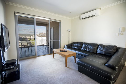 Zappeion Apartments - Surfers Gold Coast 20