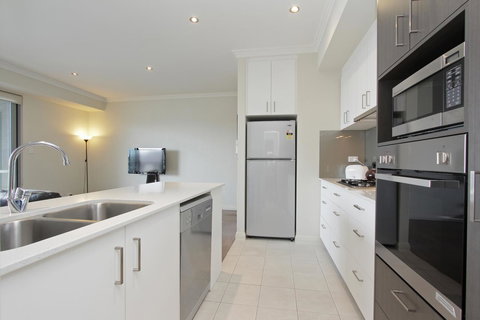 Zappeion Apartments - Surfers Gold Coast 27