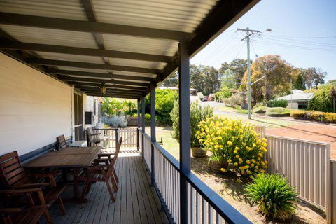 Yvonnes Rest Holiday Home - Surfers Gold Coast 1