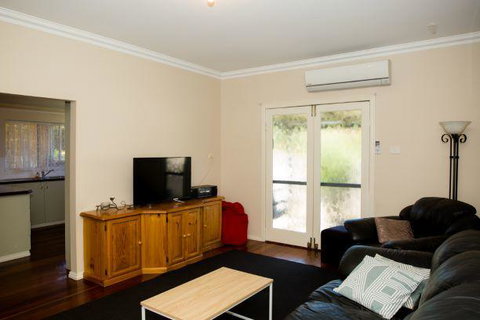 Yvonnes Rest Holiday Home - Surfers Gold Coast 6