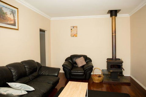 Yvonnes Rest Holiday Home - Surfers Gold Coast 7