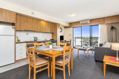 508 Stupendous Sunsets & Views Pool Gym Parking - Surfers Gold Coast 10