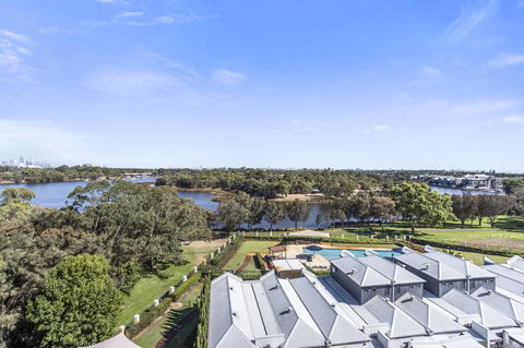 508 Stupendous Sunsets & Views Pool Gym Parking - Surfers Gold Coast 34