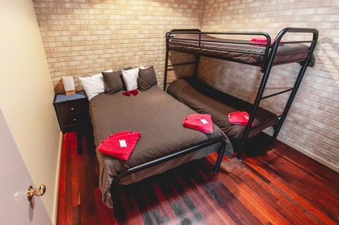 Esperance Foreshore Apartments - Surfers Gold Coast 17