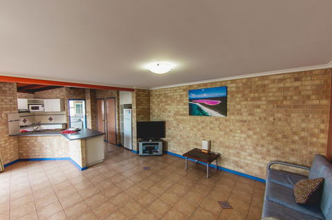 Esperance Foreshore Apartments - Surfers Gold Coast 5