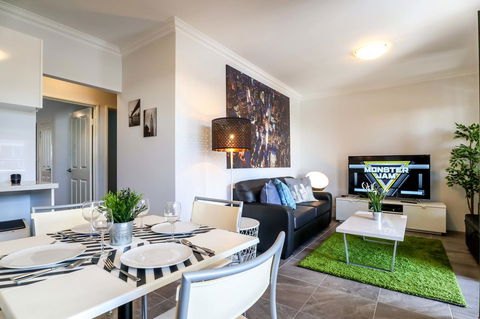 VIP Stays - McMillan - Surfers Gold Coast 29