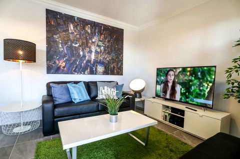 VIP Stays - McMillan - Surfers Gold Coast 27