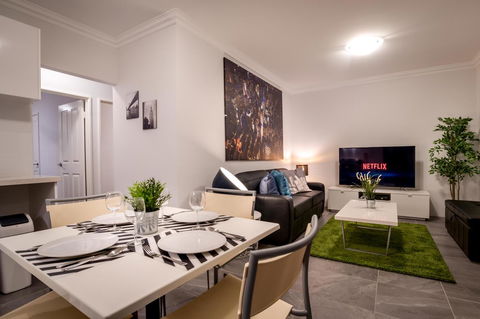 VIP Stays - McMillan - Surfers Gold Coast 13