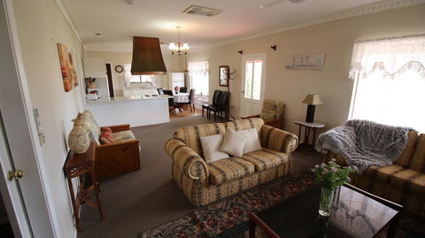 Daisy Cottage - Surfers Gold Coast 2