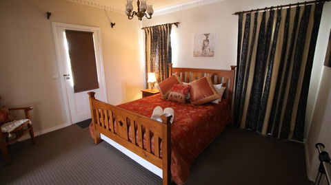 Daisy Cottage - Surfers Gold Coast 1
