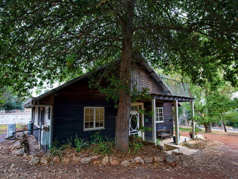 Oak Tree Barn Bridgetown - Surfers Gold Coast 2