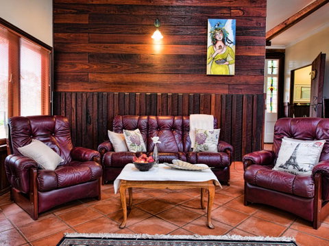 Oak Tree Barn Bridgetown - Surfers Gold Coast 6