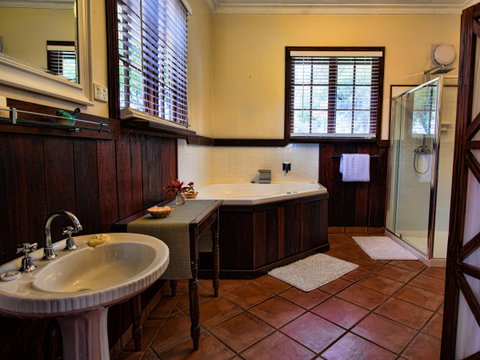 Oak Tree Barn Bridgetown - Surfers Gold Coast 8