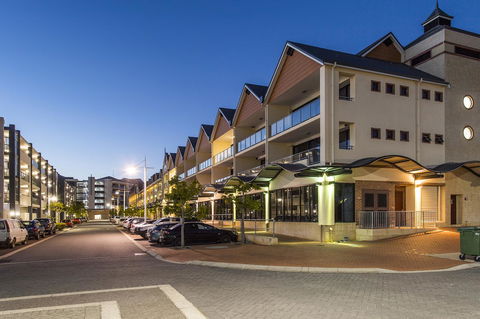 Dolphin Quay Apartments - Surfers Gold Coast 18