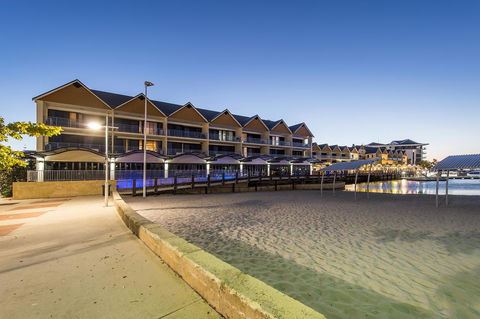 Dolphin Quay Apartments - Surfers Gold Coast 0