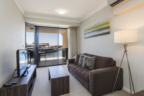 Dolphin Quay Apartments - Surfers Gold Coast 32