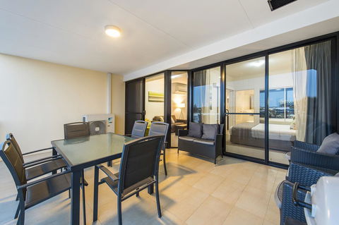 Dolphin Quay Apartments - Surfers Gold Coast 38