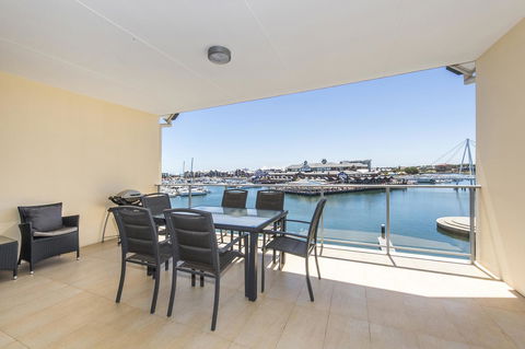 Dolphin Quay Apartments - Surfers Gold Coast 17